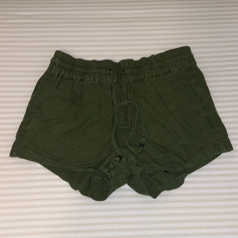 Love Tree Army Green Linen Shorts Size: S